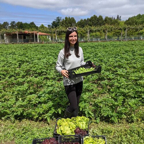 PENAGOS Marisa ESC PORTUGAL Individual Smiling Work Garden Vegetables Sunny (1)