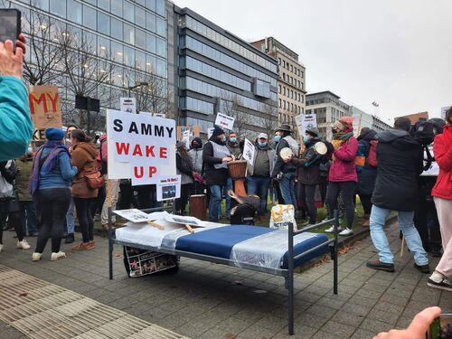 HOWARD Jessica ESC BELGIUM Sammy Protest